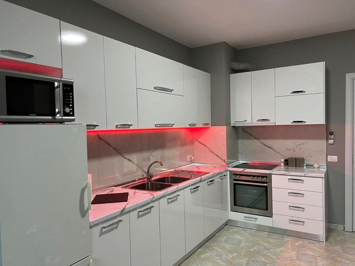 Apartamento Lift @Vollga With Bbq And Patio Durrës Exterior foto